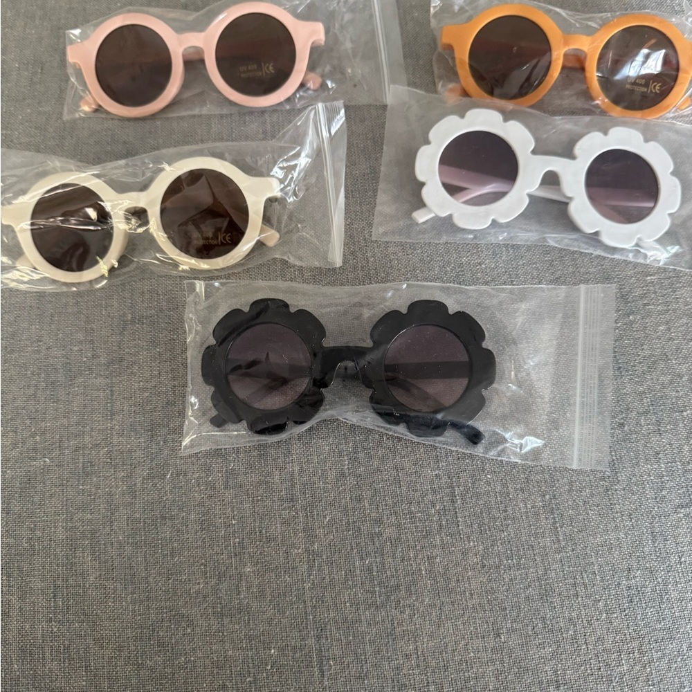 New in Bag Kids Trendy Round Sunglasses Set